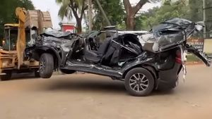 ಭೀಕರ ಅಪಘಾತದಲ್ಲಿ ಜೀವ ಉಳಿಸಿದ ಕಾರು... ಸುರಕ್ಷತೆಯಲ್ಲಿ ಟಾಟಾಗೆ ಪೈಪೋಟಿ ನೀಡ್ತಿದೆ ಈ ಬ್ರಾಂಡ್!