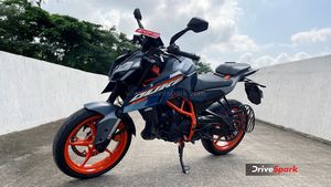 ಪವರ್‌ನಲ್ಲಿ ರಾಜಿಯಿಲ್ಲದ ಯುವಕರ ಮೆಚ್ಚಿನ KTM 390 Duke ರಿವ್ಯೂ ವಿಡಿಯೋ ನೋಡಿ