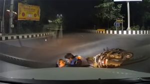 ವಿಚಲಿತನಾದ ಕಾರು ಚಾಲಕ ಸ್ಕೂಟರ್‌ಗೆ ಡಿಕ್ಕಿ: ಅನುಭವಿ ಚಾಲಕರಾಗಿದ್ದರೆ ತಪ್ಪು ಯಾರದ್ದು ಹೇಳಿ?  