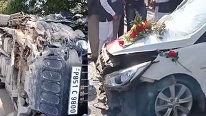 ಮದುವೆಗೆ ಸಿಂಗಾರಗೊಂಡು ಗುಜಿರಿ ಸೇರಿದ ಹ್ಯುಂಡೈ ವರ್ನಾ... ವರ್ನಾ ಏಟಿಗೆ ಥಾರ್ ಪಲ್ಟಿ!     
