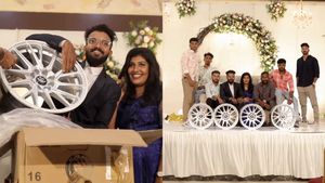 ಕಾರ್ ಅಲ್ಲ, ಅದರ ಅಲಾಯ್ ವ್ಹೀಲ್ ಗಿಫ್ಟ್ ನೀಡಿದ ಗಂಡಿನ ಫ್ರೆಂಡ್ಸ್: ನಗೆಗಡಲಲ್ಲಿ ತೇಲಿದ ಮದುವೆ ಮನೆ