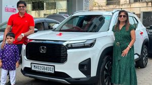 Honda: ಹೋಂಡಾ ಎಲಿವೇಟ್ ಕಾರಿಗಾಗಿ ಮುಗಿಬಿದ್ದ ಗ್ರಾಹಕರು.. 11 ಲಕ್ಷ ರೂಪಾಯಿ ಬೆಲೆ, ಆಕರ್ಷಕ ವೈಶಿಷ್ಟ್ಯಗಳು 