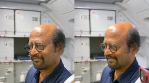 Rajinikanth: ಸಾಮಾನ್ಯರಂತೆ ವಿಮಾನದ ಎಕಾನಮಿ ಕ್ಲಾಸ್‌ನಲ್ಲಿ ಪ್ರಯಾಣಿಸಿ ಸರಳತೆ ಮೆರೆದ ನಟ ರಜನಿಕಾಂತ್