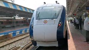 Vande Bharat Express: ಇಲ್ಲಿಂದ ಕರ್ನಾಟಕಕ್ಕೆ ಹೊಸ ವಂದೇ ಭಾರತ್‌ ರೈಲು.. ಕೇವಲ 9 ಗಂಟೆ ಪ್ರಯಾಣ!