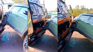 Hyundai: ಹ್ಯುಂಡೈ ಎಕ್ಸ್‌ಟರ್ ಮೊದಲ ಅಪಘಾತ: ಮುಗಿಬಿದ್ದು ಖರೀದಿಸಿದವರು ಇದನ್ನೊಮ್ಮೆ ನೋಡಿ 