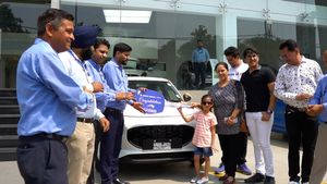 2024 Swift: ಹೊಸ ಮಾರುತಿ ಸುಜುಕಿ ಸ್ವಿಫ್ಟ್‌ ಕಾರಿನ ವಿತರಣೆ ಆರಂಭ.. ಖುಷಿಯಲ್ಲಿ ಕುಟುಂಬ!