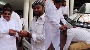 ಆಟೋದಲ್ಲಿ ಬಂದ ಬಡ ನಟನಿಗೆ ತನ್ನ ಕಾರನ್ನೇ ಉಡುಗೊರೆ ನೀಡಿದ ಬಿರಿಯಾನಿ ಅಂಗಡಿ ಮಾಲೀಕ!