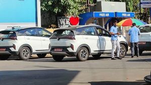 Tata Nexon CNG: ಟಾಟಾ ನೆಕ್ಸಾನ್ ಸಿಎನ್‌ಜಿ ಕಾರು ಮತ್ತೆ ಕಾಣಿಸಿಕೊಂಡಿತು.. ಬಿಡುಗಡೆ ಯಾವಾಗ, ಮೈಲೇಜ್ ಎಷ್ಟು?