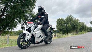 ವೇಗದ ಕುದುರೆ‌, ಅಲ್ಟ್ರಾವೈಲೆಟ್‌ F77 ಮ್ಯಾಕ್‌ 2 ರಿವ್ಯೂ ವಿಡಿಯೋ ನಿಮಗಾಗಿ!