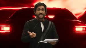 ಕಡಿಮೆ ಬೆಲೆಗೆ ಲಕ್ಷುರಿ ಫೀಚರ್ಸ್, ಟಾಟಾಗೆ ಟಾಂಗ್: ಈ ಕಾರಿನ ಬೆಲೆ ಕೇಳಿ ಧೋನಿ ಶಾಕ್!