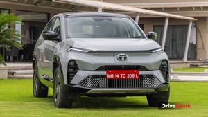 Tata Curvv EV: ನಾಳೆಯಿಂದ ವಿತರಣೆ ಶುರು.. ಶೋರೂಂ ಎಡತಾಕಿದ ಗ್ರಾಹಕರು, ಕಾಯುವಿಕೆ ಅವಧಿ ಎಷ್ಟಿದೆ?