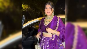 ಐಷಾರಾಮಿ ಕಾರು ಖರೀದಿಸಿದ ಜನಪ್ರಿಯ ನಟನ ತಂಗಿ: ಬೆಲೆ ಕೇಳಿದ್ರೆ ತಲೆ ತಿರುಗುತ್ತೆ! 