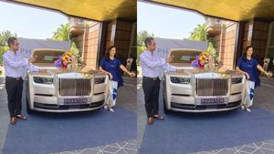 ದುಬಾರಿ 'ರೋಲ್ಸ್ ರಾಯ್ಸ್' ಕಾರು ಖರೀದಿಸಿದ 'ಬಿಂದು ಜೀರಾ' ಮಾಲೀಕ.. ಬೆಲೆ ಕೇಳಿದ್ರೆ ತಲೆ ತಿರುಗುತ್ತೆ! 