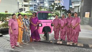 ನಾರಿಯ ಶಕ್ತಿಯನ್ನು ಮತ್ತಷ್ಟು ಹೆಚ್ಚಿದ ಒಮೆಗಾ ಸೀಕಿ: ಅಗ್ಗದ ಬೆಲೆಯ ಪಿಂಕ್ ಆಟೋಗಳು... ನಾರಿಗೆ ಮಾತ್ರ!