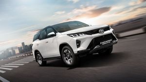 Toyota: ದೈತ್ಯ ಫಾರ್ಚೂನರ್ ಖರೀದಿದಾರರಿಗೆ ಸಡನ್ ಶಾಕ್ ಕೊಟ್ಟ ಟೊಯೋಟಾ