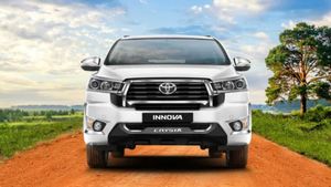 Toyota: 8-ಸೀಟರ್.. ಐರಾವತದಂತಹ ಟೊಯೊಟಾ ಇನ್ನೋವಾ ಕ್ರಿಸ್ಟಾ ಎಂಪಿವಿ ಬೆಲೆ ಏರಿಕೆ, ಎಷ್ಟು?