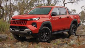 Toyota: ಇದೇ ರಸ್ತೆ ಮೇಲಿನ ಬಲಭೀಮ.. ಹೊಸ ಟೊಯೊಟಾ ಕಾರು ಅನಾವರಣ, ಯಾವುದು?
