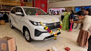 23 ಕಿ.ಮೀ ಮೈಲೇಜ್.. 8-ಸೀಟರ್, ಟೊಯೊಟಾ ಇನ್ನೋವಾ ಹೈಕ್ರಾಸ್‌ಗೆ 5 ಬದಲಿ ಕಾರುಗಳಿವು.. ಬೆಲೆ ಎಷ್ಟು?