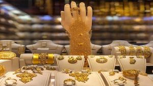 Gold Price Today in India Jan 30, 2026: 24K, 22K, 18K See Sharp Drop Latest City-Wise Rates