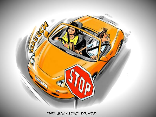 ಕಾಮೆಂಟ್ ಕೊಡುತ್ತಿರುವ ಸಹ ಪ್ರಯಾಣಿಕ