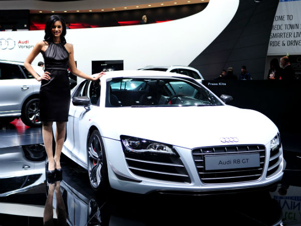 ಡೆಟ್ರಾಯ್ಟ್ ಆಟೋ ಶೋದಲ್ಲಿ ಮೈಚಳಿ ಬಿಟ್ಟ ಬೇಬ್ಸ್