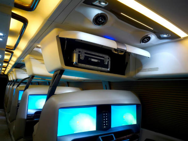 ಸೂಪರ್ ಲಗ್ಷುರಿ ಬಸ್