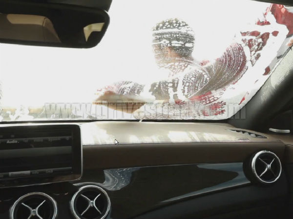 ಬೆಂಝ್ ಜಾಹೀರಾತಿನಲ್ಲಿ ಕೇಟ್ ಅಪ್ಟನ್