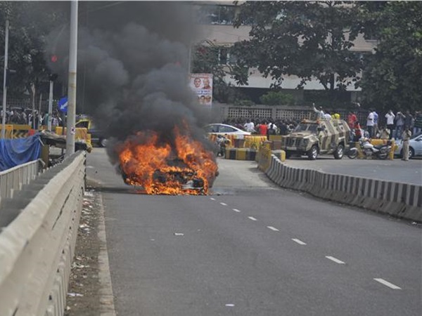  Audi R8 Catches Fire In Mumbai