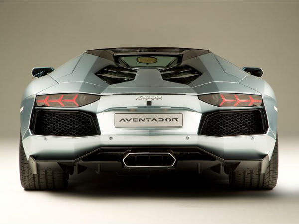 Lamborghini Aventador LP 700-4