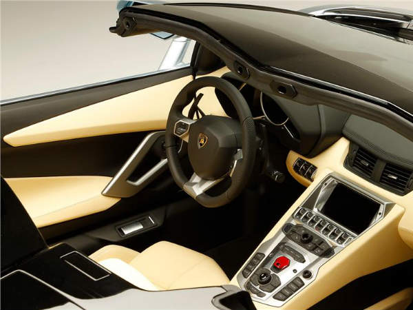 Lamborghini Aventador LP 700-4