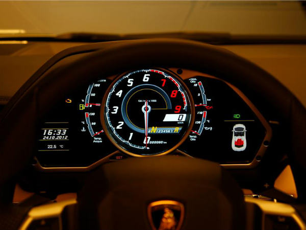 Lamborghini Aventador LP 700-4