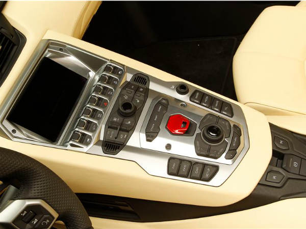 Lamborghini Aventador LP 700-4