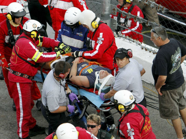 ಗ್ಯಾಲರಿಗೆ ಹಾರಿದ ರೇಸ್ ಕಾರು; ತಪ್ಪಿದ ಭಾರಿ ದುರಂತ 