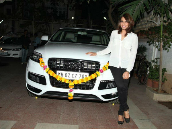 Hot Bipasha Basu Buys New Audi Q7 