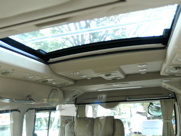 Kumaraswamy poll campaign Toyota commuter van