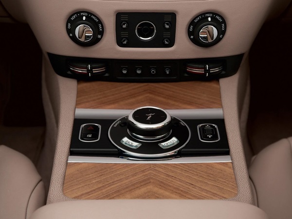 Rolls Royce Wraith Revealed