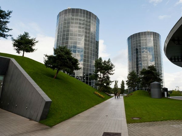 ಫೋಕ್ಸ್‌ವ್ಯಾಗನ್ ಕಾರು ಪಾರ್ಕಿಂಗ್ ಟವರ್