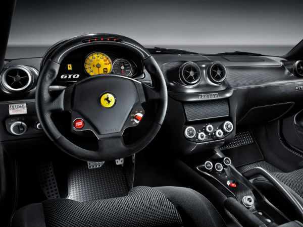 ಅರ್ಧದಷ್ಟು ಫೆರಾರಿ ಮಾಲಿಕರು ನಾಖುಷ್