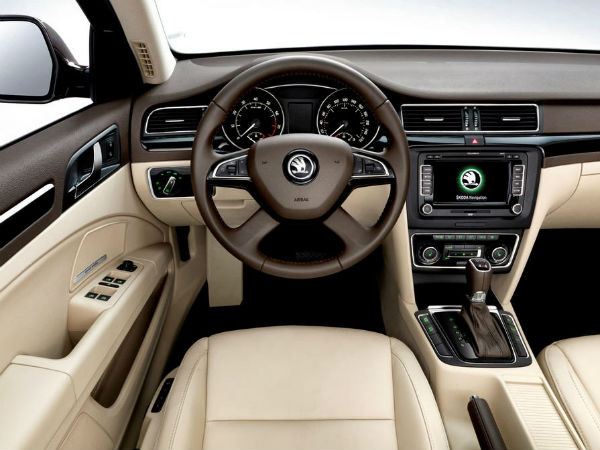 New Skoda Superb Facelift Revealed