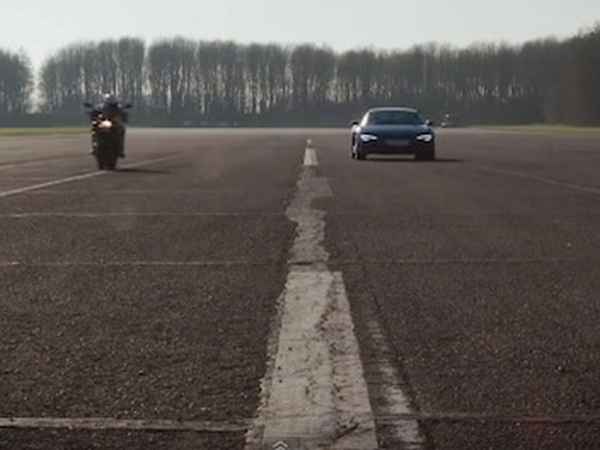 ಆಡಿ ಕಾರು vs ಡುಕಾಟಿ ಬೈಕ್ ರೇಸಿಂಗ್‌ನಲ್ಲಿ ವಿಜಯಿ ಯಾವುದು? 