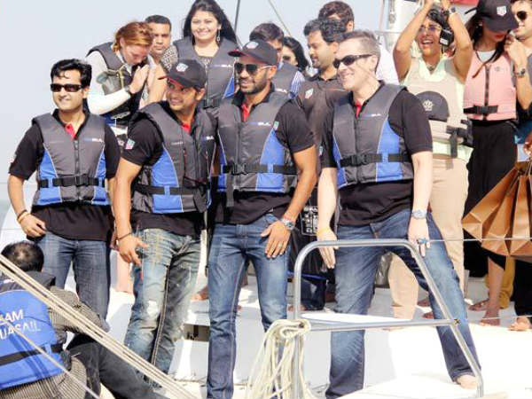 ಗಮನ ಸೆಳೆದ ರೈನಾ, ಧವನ್ ಬೋಟ್ ರೇಸಿಂಗ್‌ 