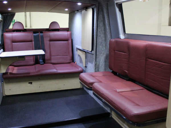 ಡಬಲ್ ಬ್ಯಾಕ್ ಫೋಕ್ಸ್‌ವ್ಯಾಗನ್ ಕ್ಯಾಂಪರ್