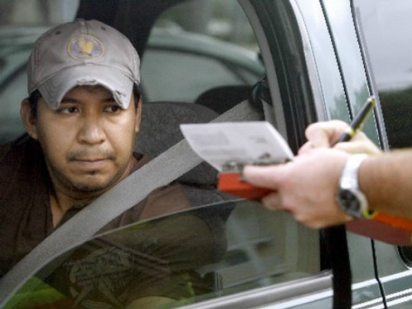 ಸೇಫ್ಟಿ ಬೆಲ್ಟ್ ಆಳವಡಿಸದಿರುವುದು: ದಂಡ ರು. 100 