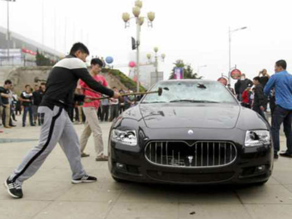 5 ಕೋಟಿ ಬೆಲೆಬಾಳುವ ಕಾರನ್ನು ಧ್ವಂಸ ಮಾಡಿದ ಮಸೆರಟಿ ಮಾಲಿಕ 