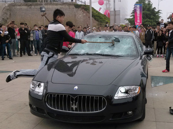 5 ಕೋಟಿ ಬೆಲೆಬಾಳುವ ಕಾರನ್ನು ಧ್ವಂಸ ಮಾಡಿದ ಮಸೆರಟಿ ಮಾಲಿಕ 