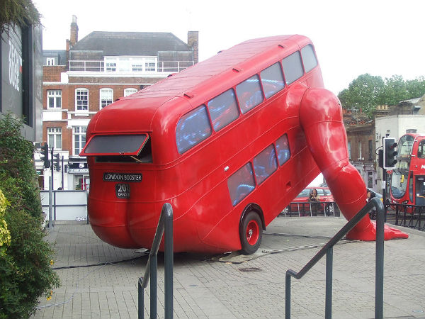 ಮಾನವನ ರೀತಿ ವ್ಯಾಯಾಮ ಮಾಡುವ ಡಬಲ್ ಡೆಕ್ಕರ್ ಬಸ್!