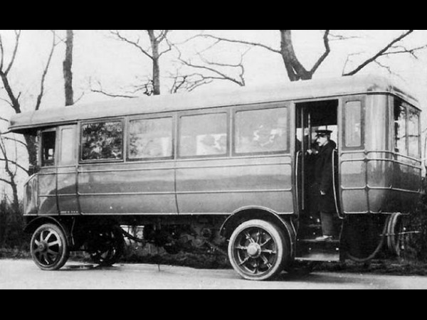 ನೀವು ಕಂಡಿರದ ಹಳೇಕಾಲದ ಸ್ಟೀಮ್ ಬಸ್ ಹಾಗೂ ಟ್ರಕ್‌ಗಳು!