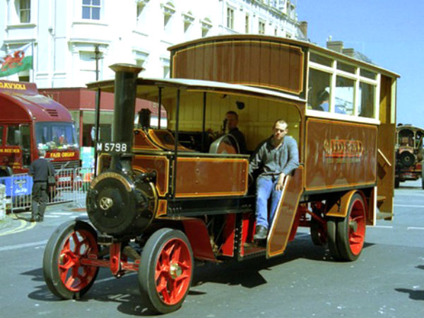 ನೀವು ಕಂಡಿರದ ಹಳೇಕಾಲದ ಸ್ಟೀಮ್ ಬಸ್ ಹಾಗೂ ಟ್ರಕ್‌ಗಳು!