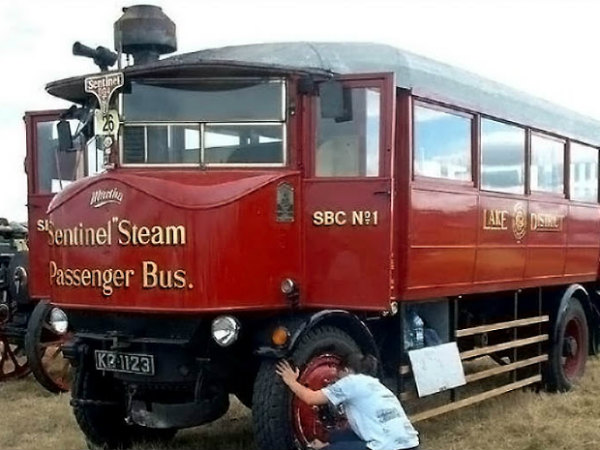 ನೀವು ಕಂಡಿರದ ಹಳೇಕಾಲದ ಸ್ಟೀಮ್ ಬಸ್ ಹಾಗೂ ಟ್ರಕ್‌ಗಳು!