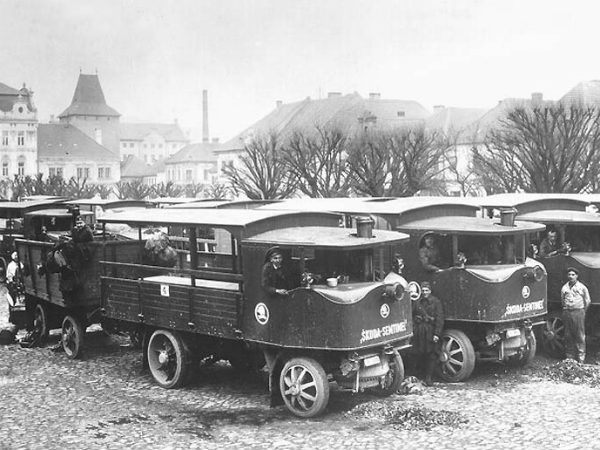 ನೀವು ಕಂಡಿರದ ಹಳೇಕಾಲದ ಸ್ಟೀಮ್ ಬಸ್ ಹಾಗೂ ಟ್ರಕ್‌ಗಳು!